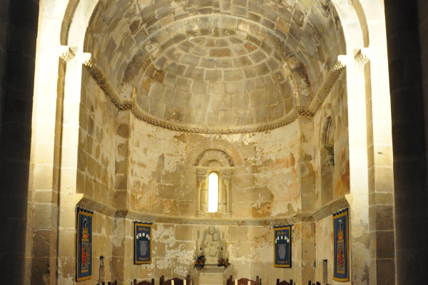 Interior de Santa Mª de la Piscina