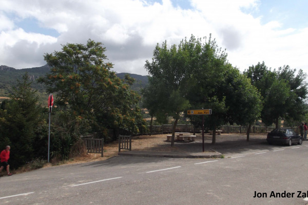 Parque en el acceso a la localidad