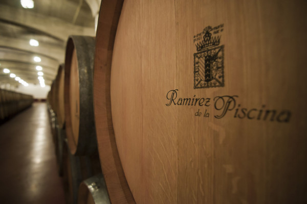NAVE DE BARRICAS DE BODEGAS RAMÍREZ DE LA PISCINA