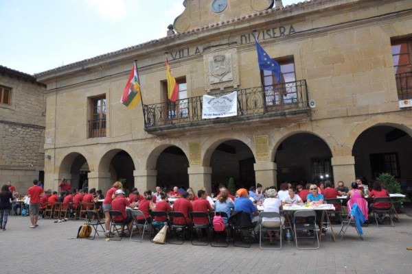 Marcha Senderista. Comida popular en la Plaza Mayor y avituallamientos  incluido en el precio de la inscripción