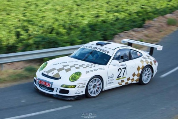 Coche de rally blanco