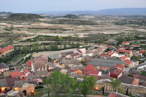 Vista del pueblo desde la Torre (barrios con casas)